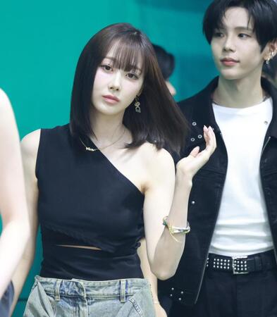 　登壇するＧＩＳＥＬＬＥ（撮影・金田祐二）