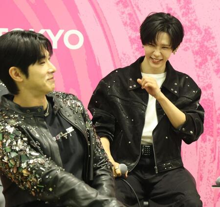 　ＹＵＮＨＯと笑顔のＳＨＯＴＡＲＯ（撮影・金田祐二）