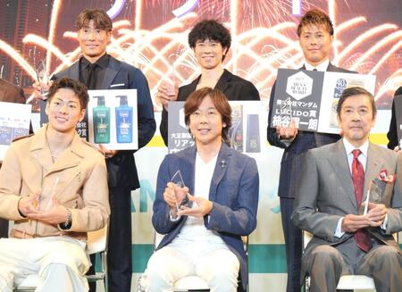 　イベントに出席した（前列左から）三浦孝太、佐藤弘道、奥田瑛二（後列同）糸井嘉男氏、庄司智春、柿谷曜一朗氏