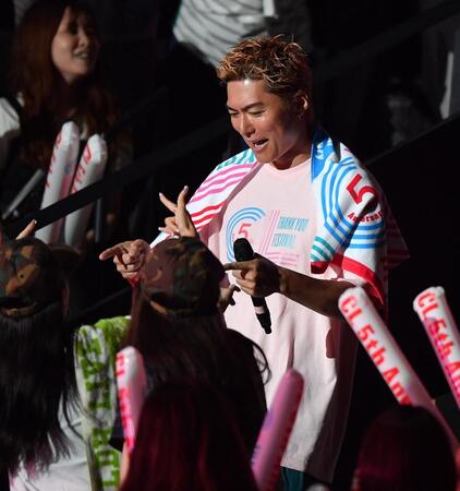 　イベントに登場したＥＸＩＬＥ　ＴＨＥ　ＳＥＣＯＮＤのＥＸＩＬＥ　ＳＨＯＫＩＣＨＩ（撮影・開出牧）