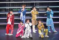 　初の全国ツアーで笑顔を見せるＡｍＢｉｔｉｏｕｓ（撮影・伊藤笙子）