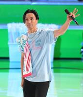 　イベントに登場したＥＸＩＬＥ　ＴＨＥ　ＳＥＣＯＮＤの橘ケンチ（撮影・開出牧）