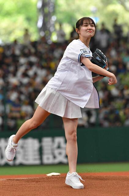 めちゃくちゃ美人じゃん」父は元プロ野球名捕手、現役難関大生モデルが