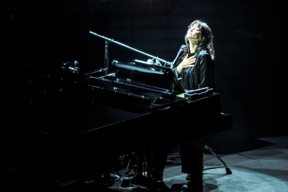 　11年ぶり全国ツアーのファイナル公演を行ったアンジェラ・アキ（撮影・上飯坂一）