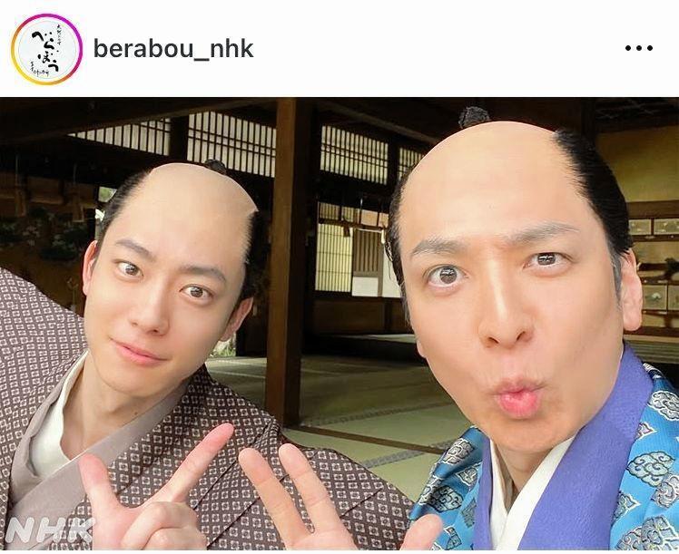 治済も変顔ｗウキウキ反田沼オフショット。大河ドラマ「べらぼう～蔦重栄華乃夢噺～」のインスタグラム＠ｂｅｒａｂｏｕ＿ｎｈｋより