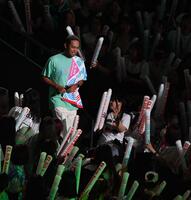 　イベントに登場したＥＸＩＬＥ　ＴＨＥ　ＳＥＣＯＮＤのＥＸＩＬＥ　ＮＥＳＭＩＴＨ（撮影・開出牧）