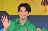 　「きのこの山たけのこの里　どっち派判定ＡＩ　ＭＯＴＨＥＲ誕生　発表会」に登場した森崎ウィン