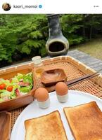 　「山の家」での朝食。桃井かおりのインスタグラム＠ｋａｏｒｉ＿ｍｏｍｏｉ（８月４日付）より
