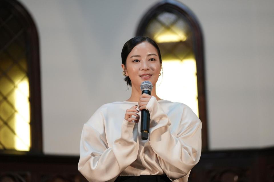 　映画「遠い山なみの光」の舞台である長崎を訪問した広瀬すず©２０２５　Ａ　Ｐａｌｅ　Ｖｉｅｗ　ｏｆ　Ｈｉｌｌｓ　Ｆｉｌｍ　Ｐａｒｔｎｅｒｓ