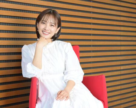 　日本テレビ「一行ポップ」で番組の魅力を豊かな声色とともに伝える日本テレビ・河出奈都美アナウンサー（撮影・伊藤笙子）