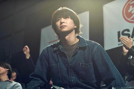 　映画「ナイトフラワー」に出演するＳｎｏｗ　Ｍａｎの佐久間大介　©２０２５「ナイトフラワー」製作委員会