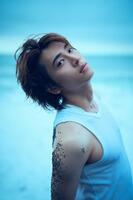 　「庄司浩平写真集」より　©ＫＡＤＯＫＡＷＡ／撮影：神藤剛