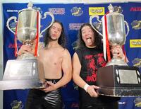 　兄の斉藤ジュン（左）と弟の斉藤レイ（２０２４年１２月）