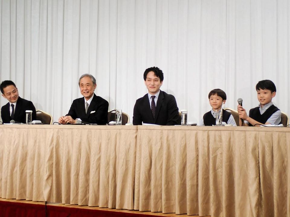 　「松竹大歌舞伎」の記者会見に出席した（左から）中村種之助、中村又五郎、中村歌昇、中村秀之介、中村種太郎