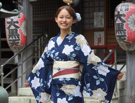 　２０歳の誕生日を浴衣で祝う畠中夢叶