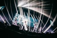 　パフォーマンスを行う「騎士Ｘ　－　Ｋｎｉｇｈｔ　Ｘ　－」（左から）タケヤキ翔、てるとくん、ばぁう、しゆん