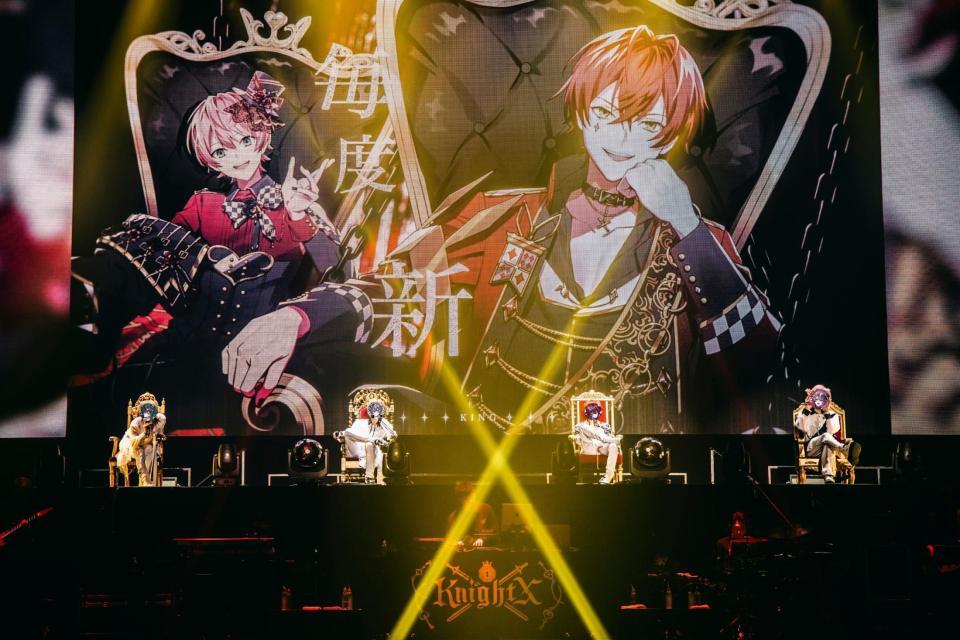 　パフォーマンスを行う「騎士Ｘ　－　Ｋｎｉｇｈｔ　Ｘ　－」（左から）しゆん、タケヤキ翔、ばぁう、てるとくん