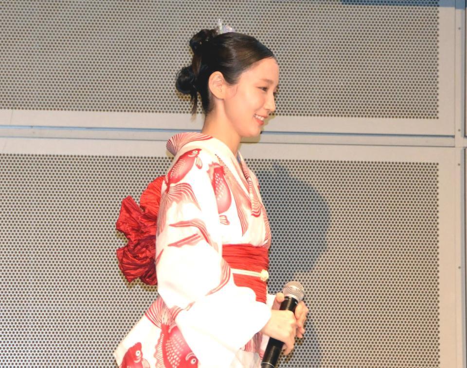 　映画「九龍ジェネリックロマンス」納涼！夕涼み試写会に浴衣姿で登場した吉岡里帆