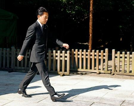 　靖国神社を参拝した小泉農相