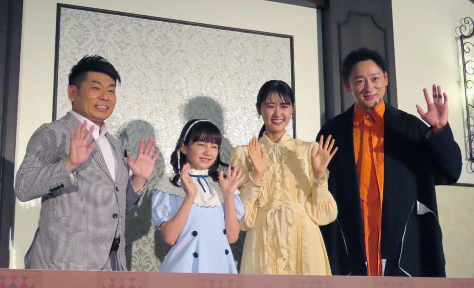 　（左から）山本高広、マイカ　ピュ、原菜乃華、山本耕史