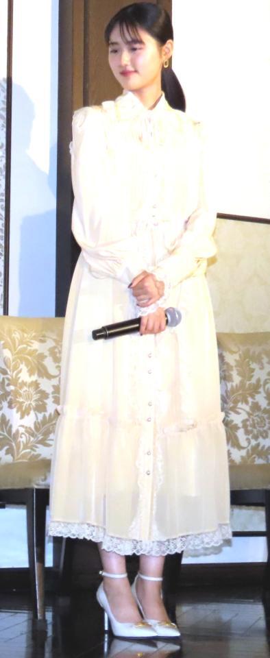 　劇場アニメ「不思議の国でアリスと　－Ｄｉｖｅ　ｉｎ　Ｗｏｎｄｅｒｌａｎｄ－」イベントに出席した原菜乃華