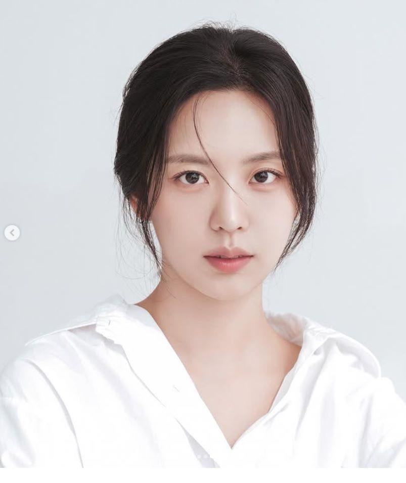 　リュ・ジウォンの公式インスタグラム＠ａｚｕｒｅｏｏｎｅより