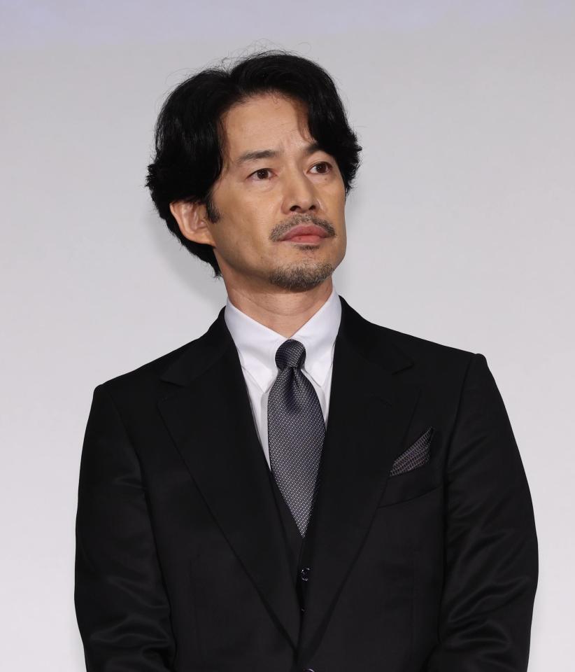 　舞台あいさつに登場した竹野内豊（撮影・佐々木彰尚）