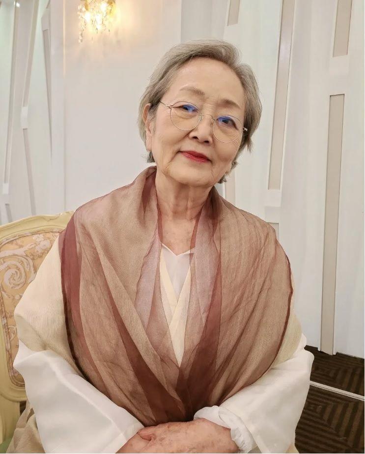 87歳キム・ヨンオク、YouTubeデビュー！若々しさを保つ秘訣は？ドラマ女優の健康美に迫る