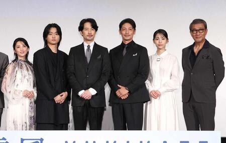 　舞台あいさつに登場した（左から）田中麗奈、奥平大兼、竹野内豊、玉木宏、當真あみ、中井貴一