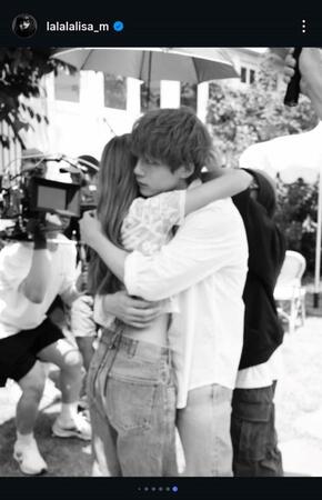 　ＢＬＡＣＫＰＩＮＫ・リサの公式インスタグラム＠ｌａｌａｌａｌｉｓａ＿ｍより　リサがショートフィルム「Ｄｒｅａｍ」ビハインドカットを公開