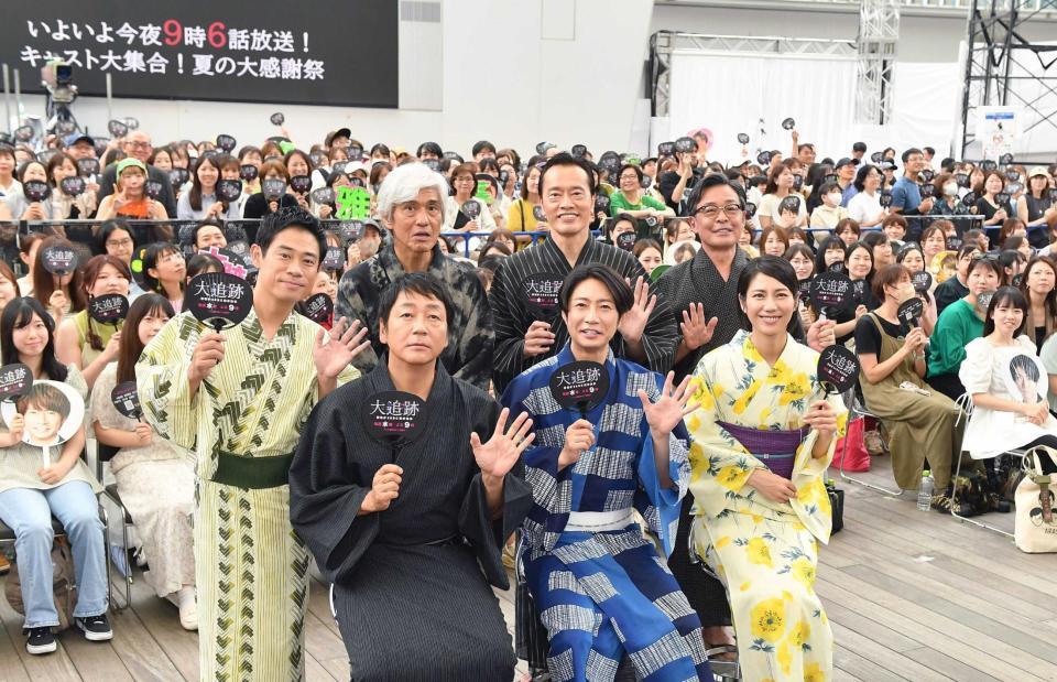 　イベントを行った（前列左から）大森南朋、相葉雅紀、松下奈緒（後列左から）伊藤淳史、佐藤浩市、遠藤憲一、光石研