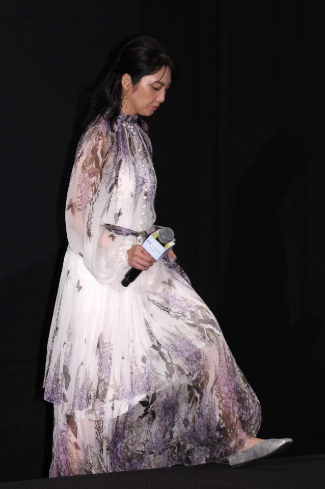 　舞台あいさつに登場した田中麗奈（撮影・佐々木彰尚）