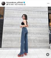 脚長すぎ…！！驚異のスタイルを披露した吉柳咲良のインスタグラム＠ｋｉｒｙｕｓａｋｕｒａ＿ｏｆｆｉｃｉａｌより