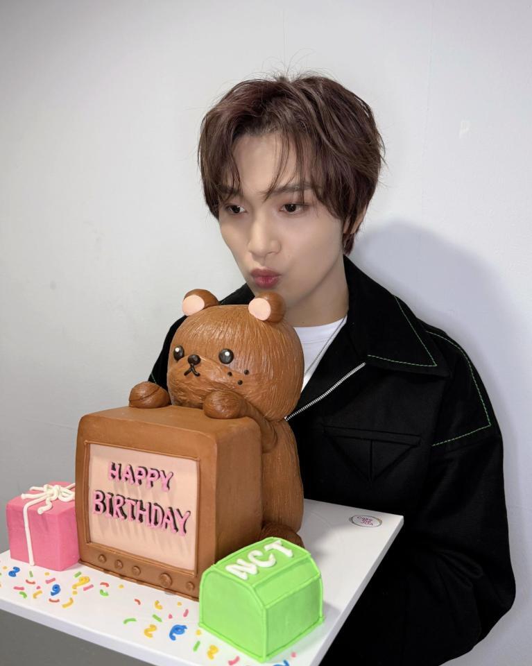 ＮＣＴ　ＤＲＥＡＭの公式Ｘ＠ＮＣＴｓｍｔｏｗｎ＿ＤＲＥＡＭより　ヘチャンは６月に２５歳の誕生日を迎えた