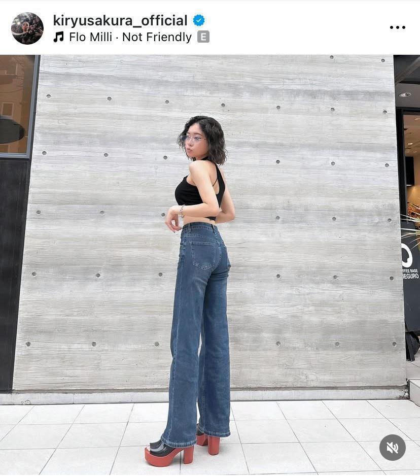 脚長すぎ…！！驚異のスタイルを披露した吉柳咲良のインスタグラム＠ｋｉｒｙｕｓａｋｕｒａ＿ｏｆｆｉｃｉａｌより