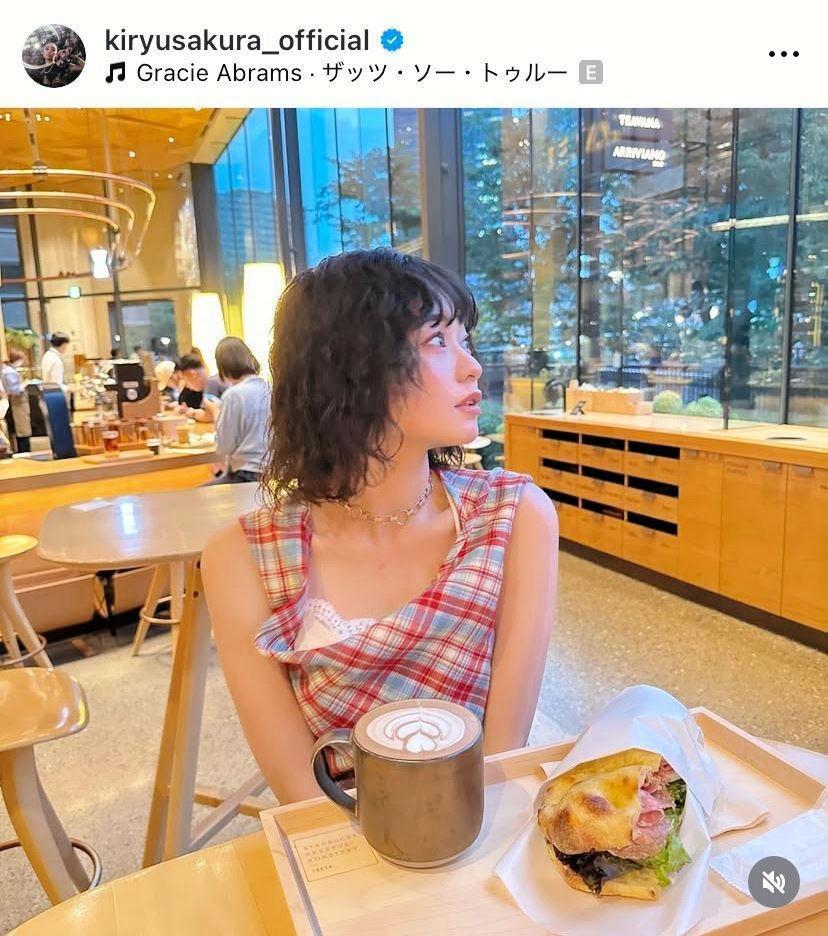 吉柳咲良のインスタグラム＠ｋｉｒｙｕｓａｋｕｒａ＿ｏｆｆｉｃｉａｌより