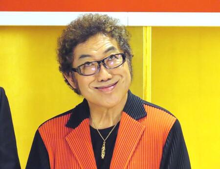 　ものまねを披露するコロッケ