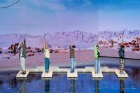 　トレッドミルを使用したパフォーマンスを披露したＣＯＲＴＩＳ　（Ｐ）＆（Ｃ）ＢＩＧＨＩＴ　ＭＵＳＩＣ　