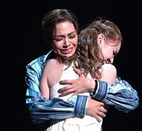 　切ない恋物語を描く華世京（左）と星沢ありさ（撮影・高部洋祐）