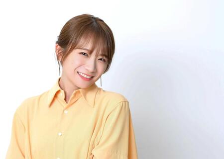 　３２回目の誕生日を迎えてフォトブックを発売する秋元真夏（撮影・伊藤笙子）