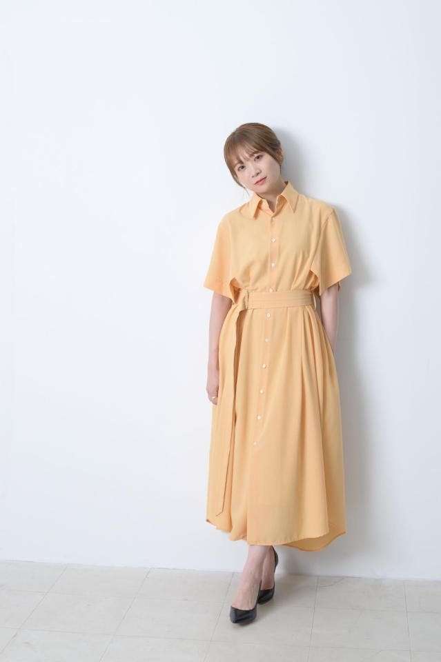 　３２歳の誕生日に初のフォトブックを発売する秋元真夏（撮影・伊藤笙子）