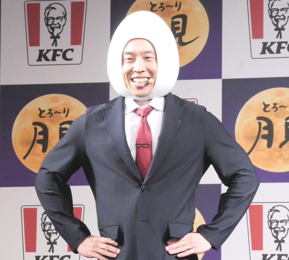 　ポーズを決めるなかやまきんに君