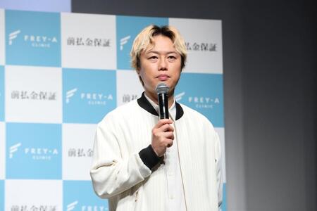 　イベントに出席した見取り図・リリー