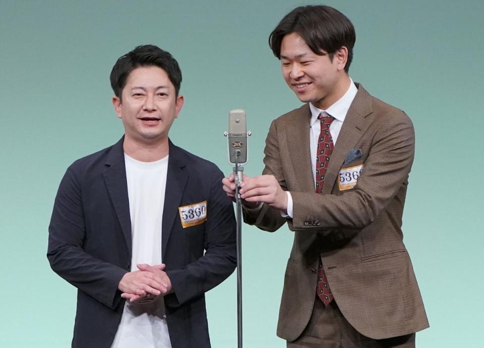 　ダンビラムーチョ・大原優一（左）と原田フニャオ