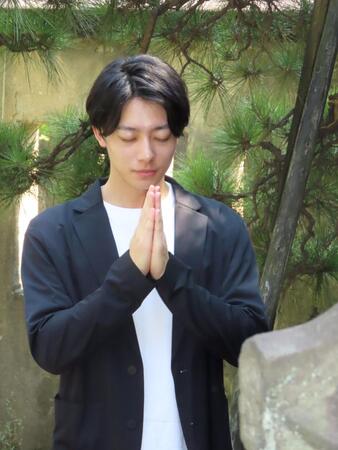 　松平定信の墓参りを行った井上祐貴