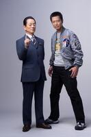 　「相棒　ｓｅａｓｏｎ２４」に出演する水谷豊（左）と寺脇康文