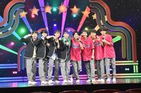 　８人でライブを行ったＢｏｙｓ　ｂｅ、（左から）千田藍生、上垣廣祐、亀井海聖、丸岡晃聖、北村仁太郎、中川惺太、岩倉司、嵜本孝太朗