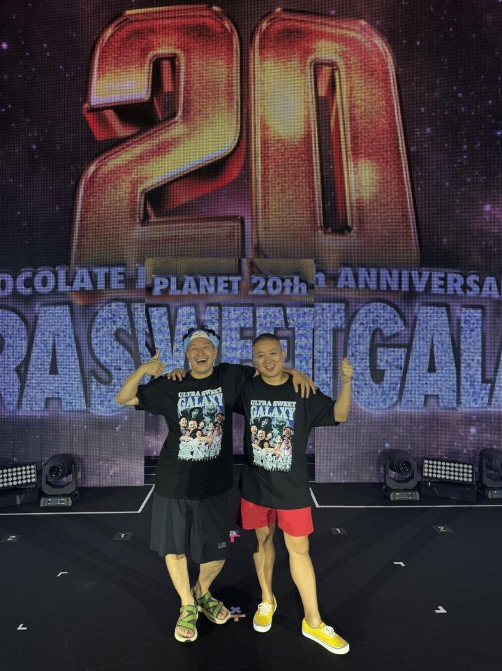 結成20周年記念ライブ「ＵＬＴＲＡ　ＳＷＥＥＴ　ＧＡＬＡＸＹ」を大成功に収めたチョコレートプラネット©吉本興業