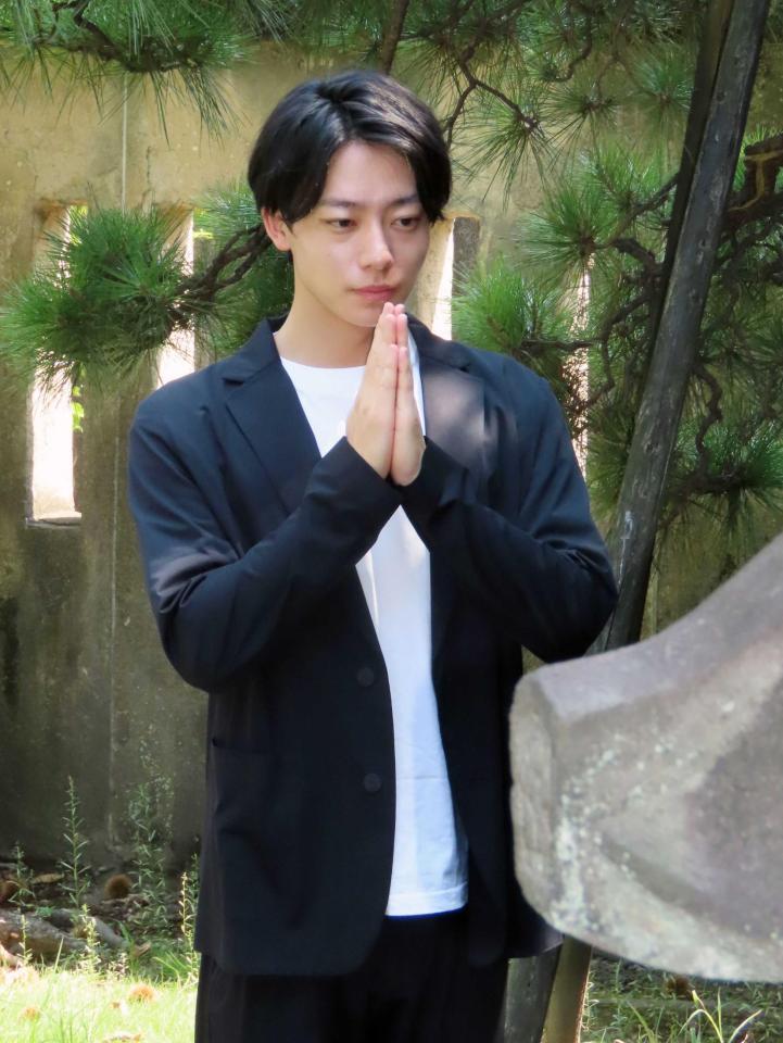 　松平定信の墓参りを行った井上祐貴