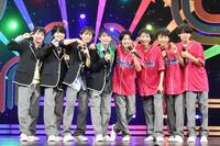 　８人でライブを行ったＢｏｙｓ　ｂｅの（左から）千田藍生、上垣廣祐、亀井海聖、丸岡晃聖、北村仁太郎、中川惺太、岩倉司、嵜本孝太朗